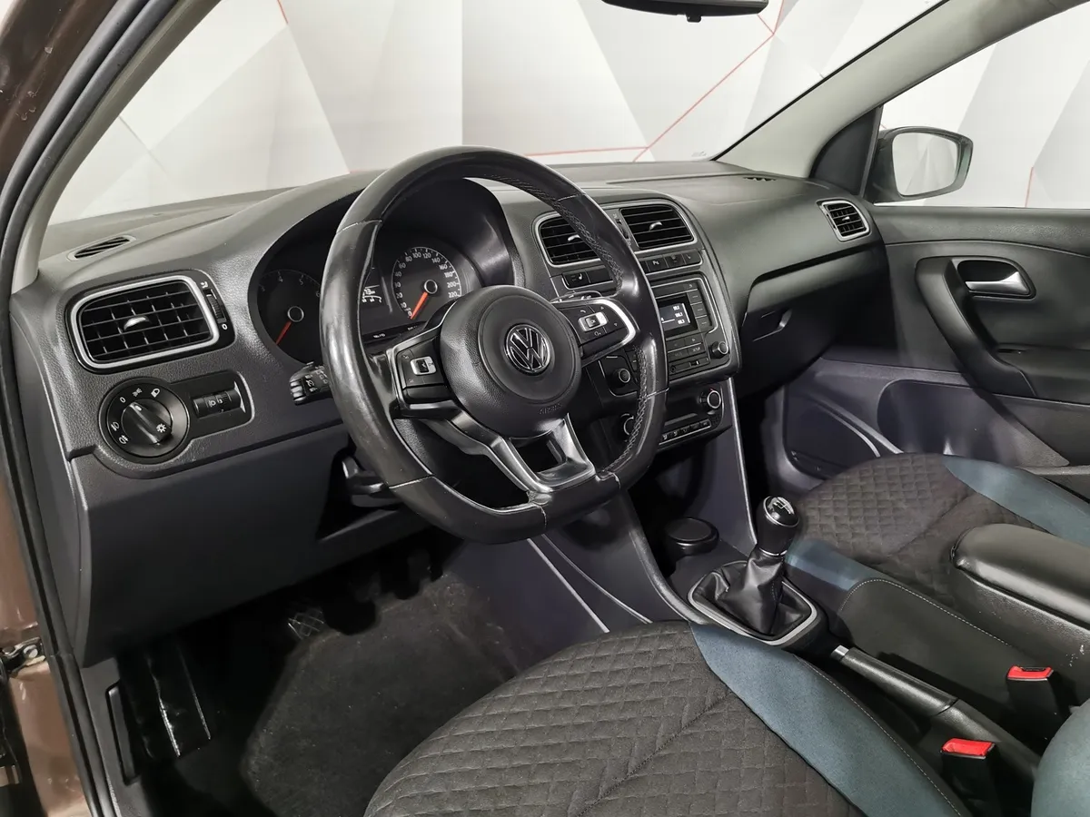 Volkswagen Polo 1.6 Tiptronic (105 л.с.) Comfortline Коричневый в АВИЛОН. Слайд №18