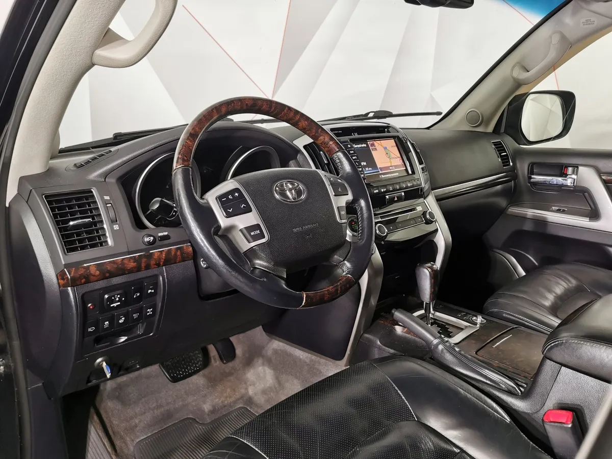 Toyota Land Cruiser 4.5 Twin-Turbo D AT 4WD (5 мест) (235 л.с.) Престиж Черный в АВИЛОН. Слайд №18