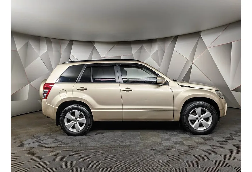 LIVE. Слайд №4