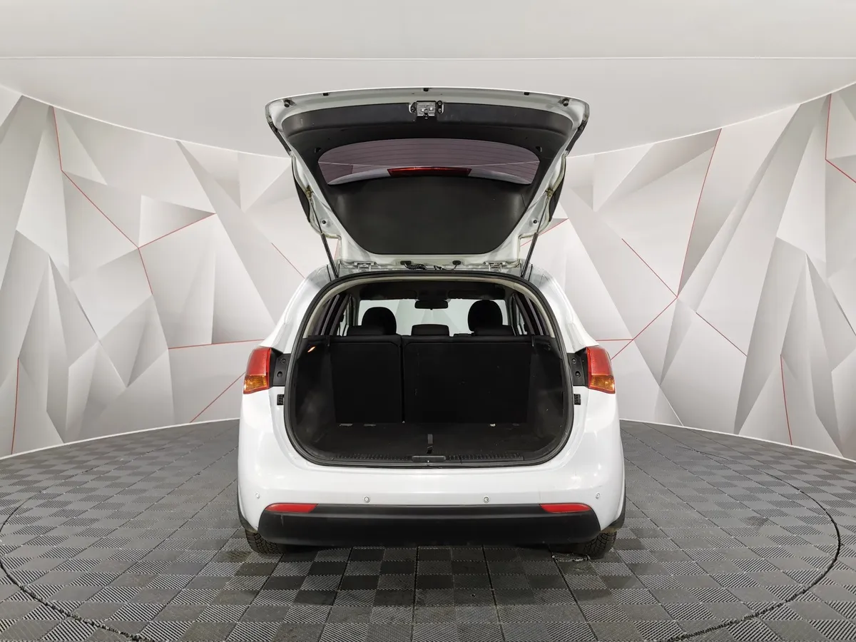 Kia Ceed 1.6 AT (129 л.с.) Luxe Белый в АВИЛОН. Слайд №11