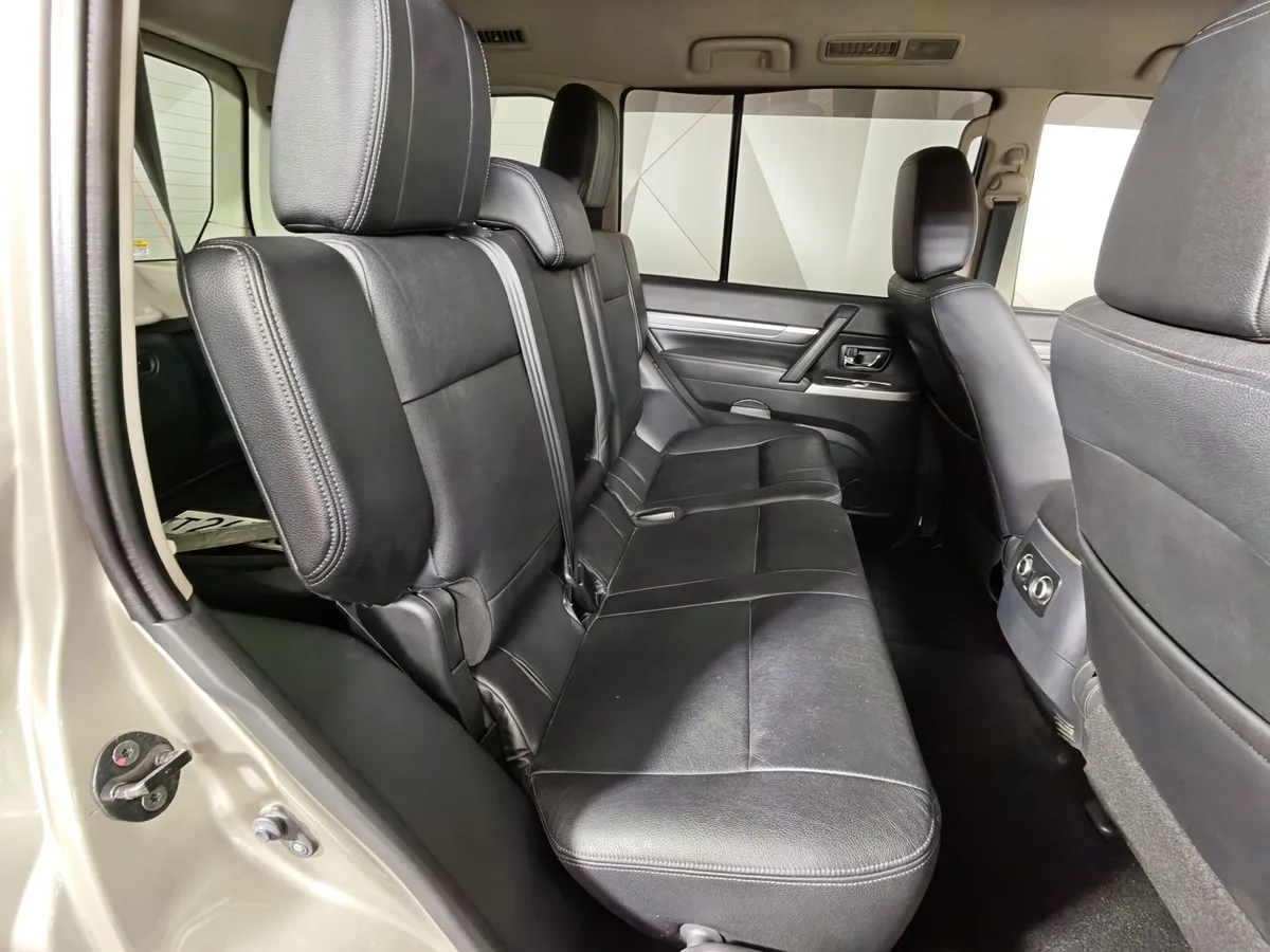 Mitsubishi Pajero 3.0 AT AWD (178 л.с.) Коричневый в АВИЛОН. Слайд №15