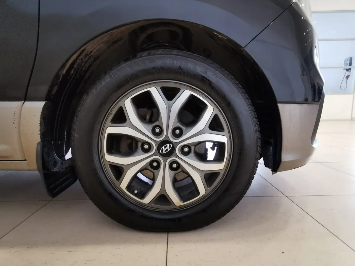 Hyundai H-1 2.5 TD AT (99 л.с.) Черный в АВИЛОН. Слайд №9
