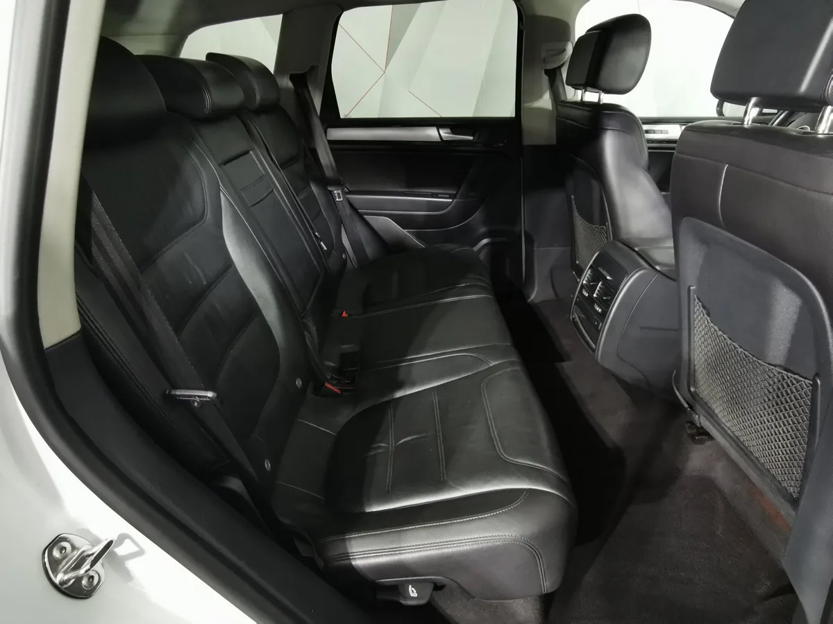 Volkswagen Touareg 3.0 TDI Tiptronic 4Motion (204 л.с.) Белый в АВИЛОН. Слайд №15