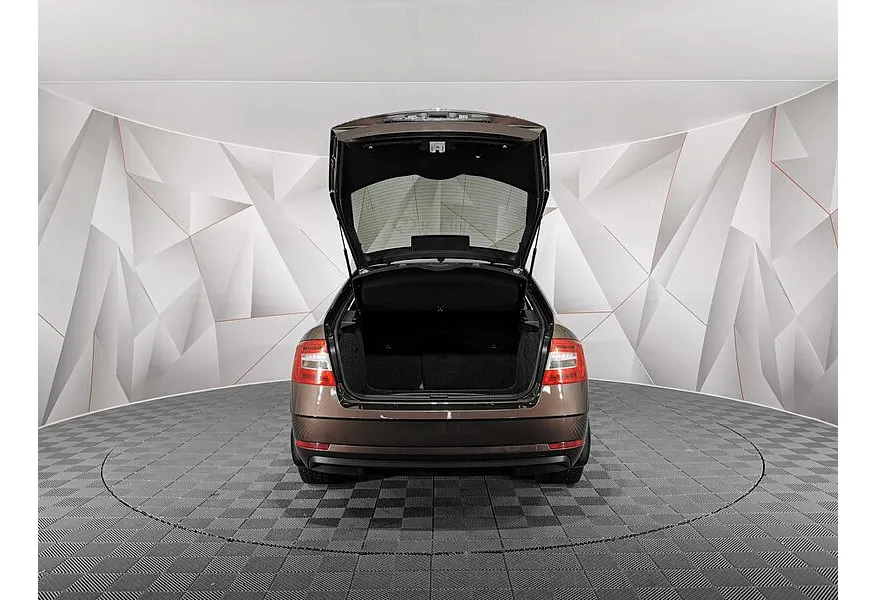 Skoda Octavia 1.6 AT (110 л.с.) Коричневый в АВИЛОН. Слайд №12