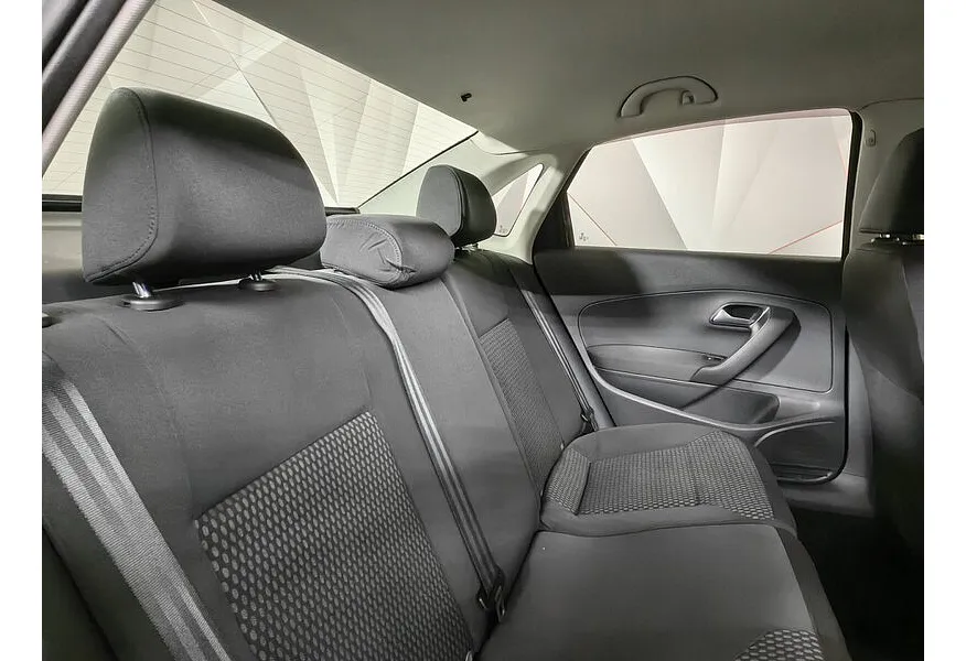 Volkswagen Polo 1.6 Tiptronic (105 л.с.) Черный в АВИЛОН. Слайд №14