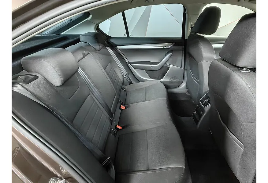 АВИЛОН - Skoda Octavia 1.4 TSI DSG (150 л.с.) Ambition Коричневый - slide 13