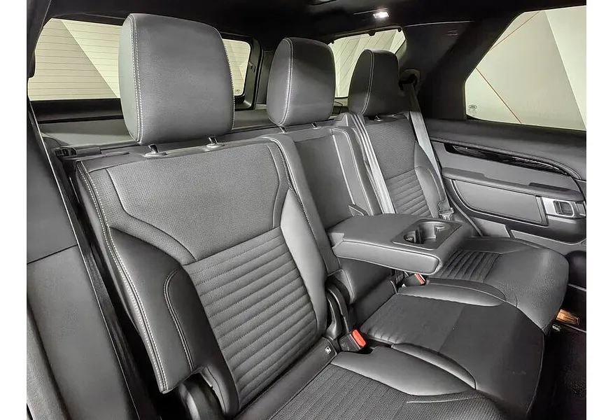 Land Rover Discovery 3.0 TDV6 AT 4WD (249 л.с.) R-Dynamic SE Черный в АВИЛОН. Слайд №13