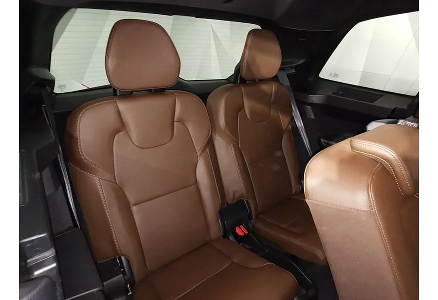 Volvo XC90 2.0 T5 Drive-E AT AWD (7 мест) (249 л.с.) Inscription (7 мест) Серый в АВИЛОН. Слайд №21