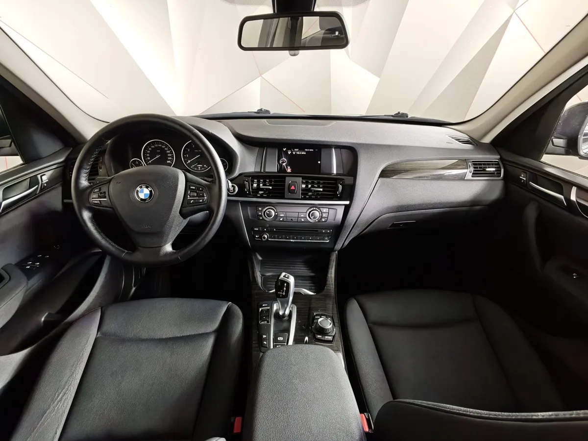 BMW X3 xDrive20i AT (184 л.с.) Базовая. Локальная сборка Черный в АВИЛОН. Слайд №9