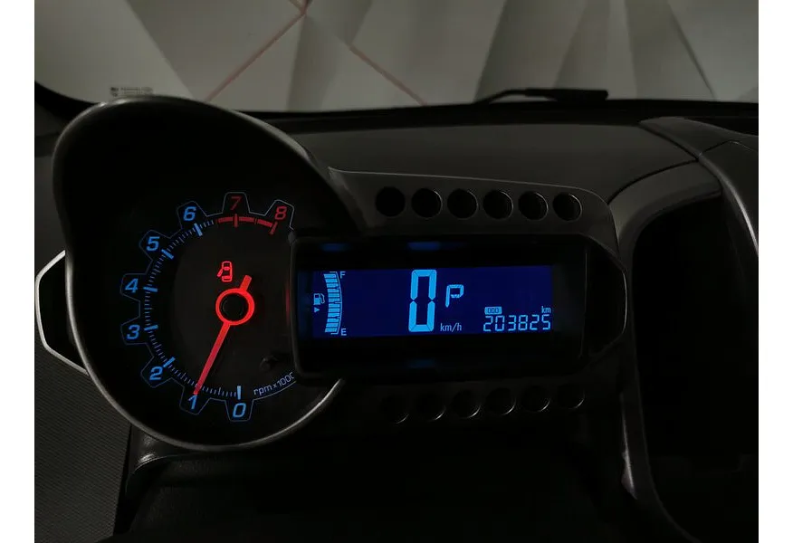 Chevrolet Aveo 1.6 AT (115 л.с.) Черный в АВИЛОН. Слайд №18