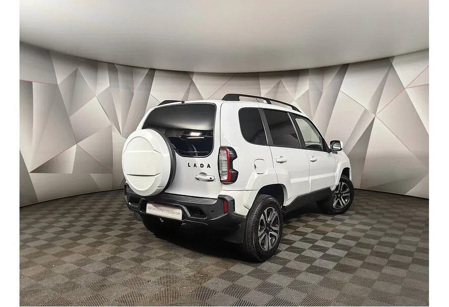 LIVE. Слайд №8