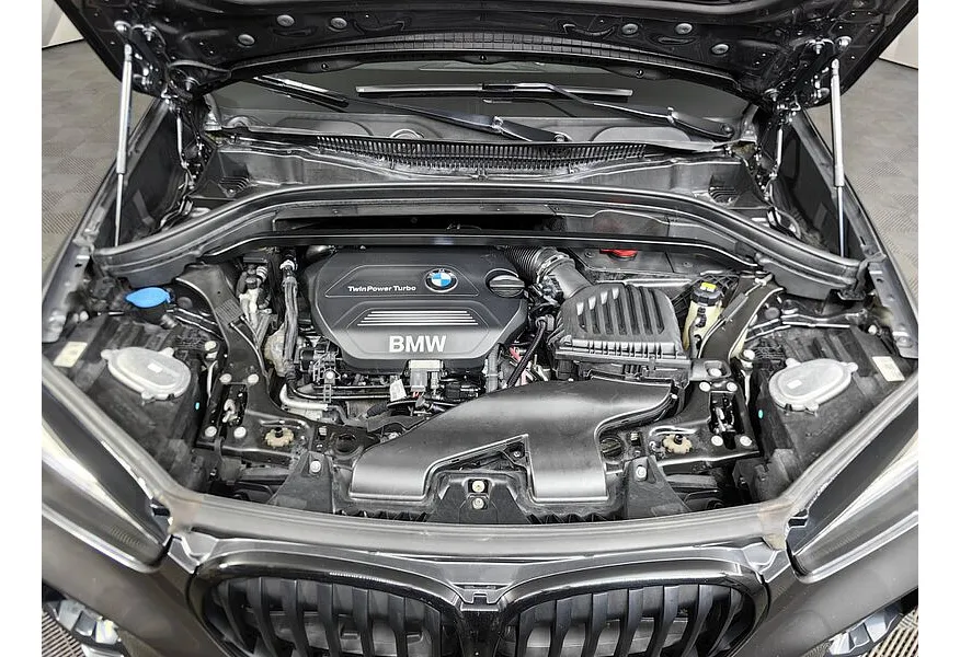 BMW X1 18d xDrive (150 л.с.) M Sport Серый в АВИЛОН. Слайд №10