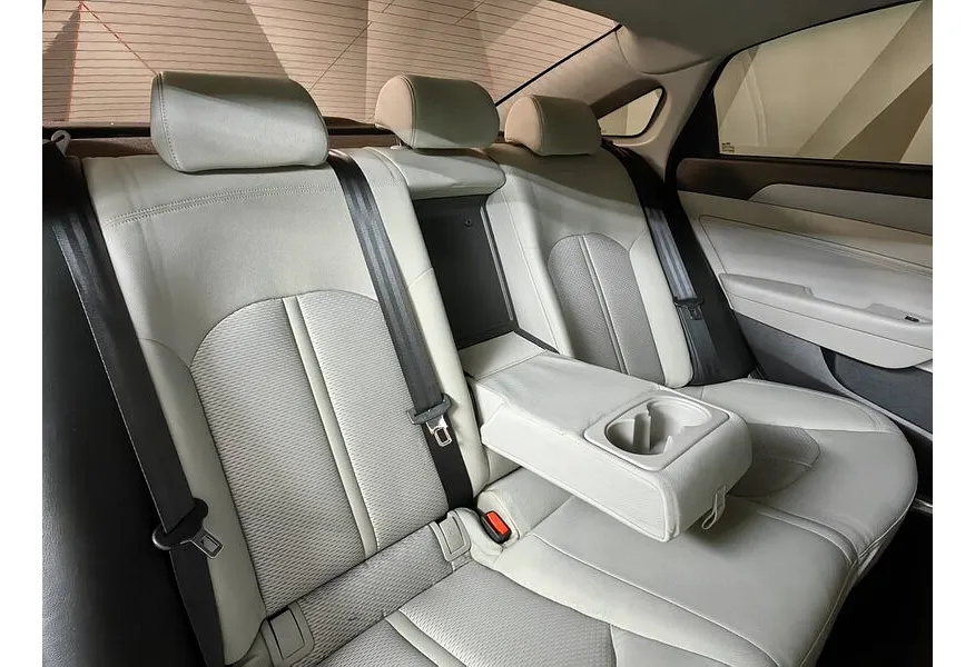Hyundai Sonata 2.0 MPi AT (150 л.с.) Comfort Серебристый в АВИЛОН. Слайд №15