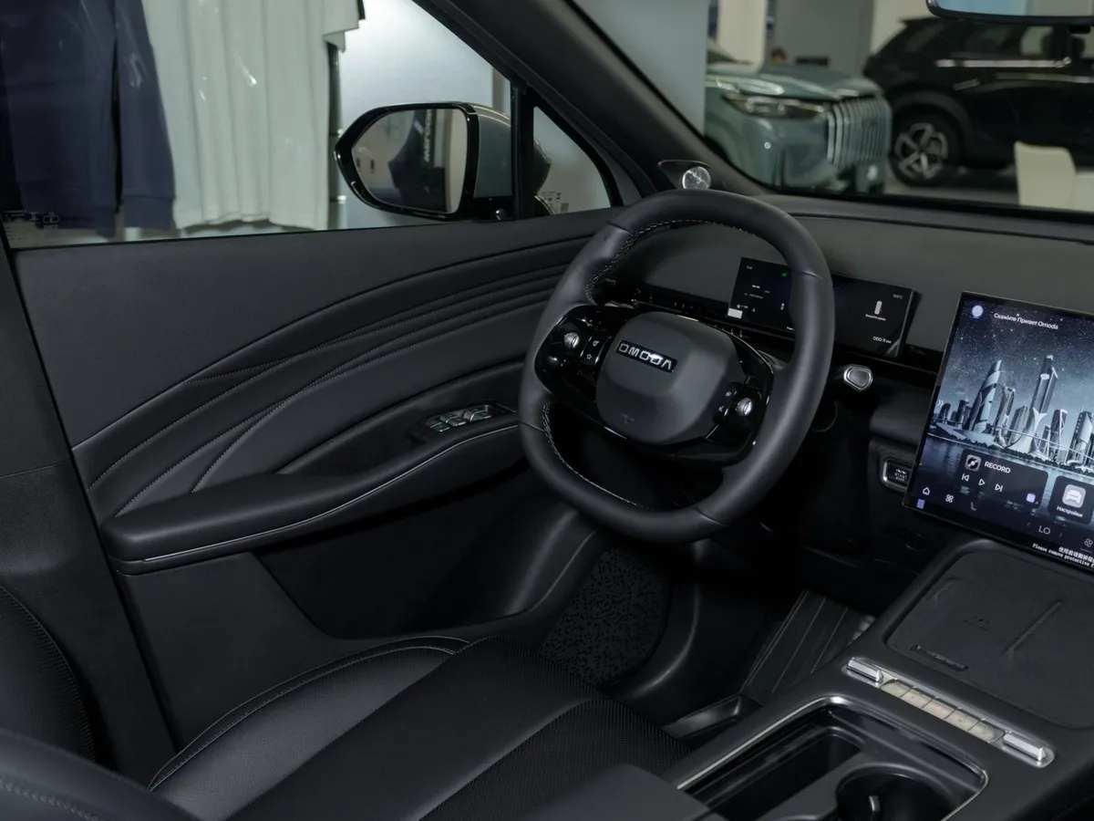 OMODA C7 1.6 DCT 4WD (150 л.с.) Драйв Серебристый в АВИЛОН. Слайд №12