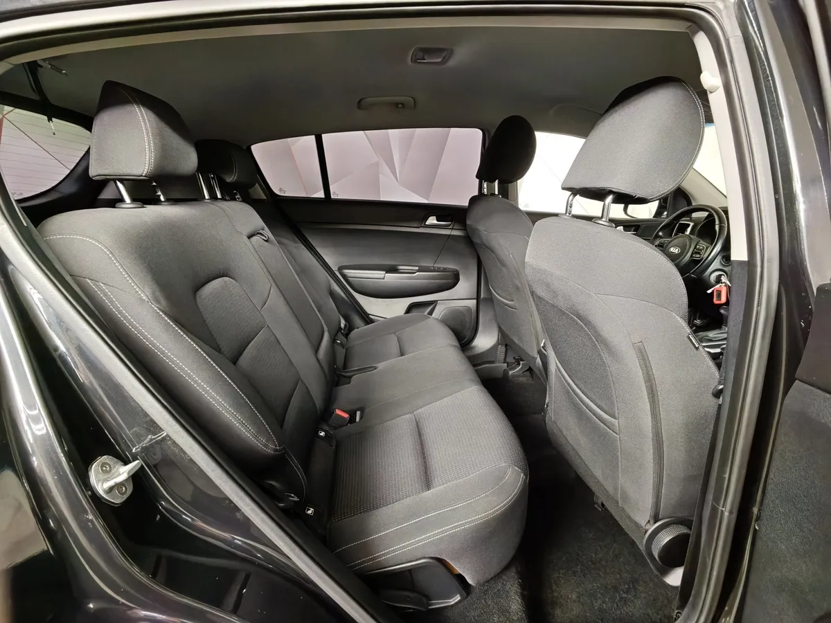 Kia Sportage 2.0 AT 4WD (150 л.с.) Comfort Черный в АВИЛОН. Слайд №16