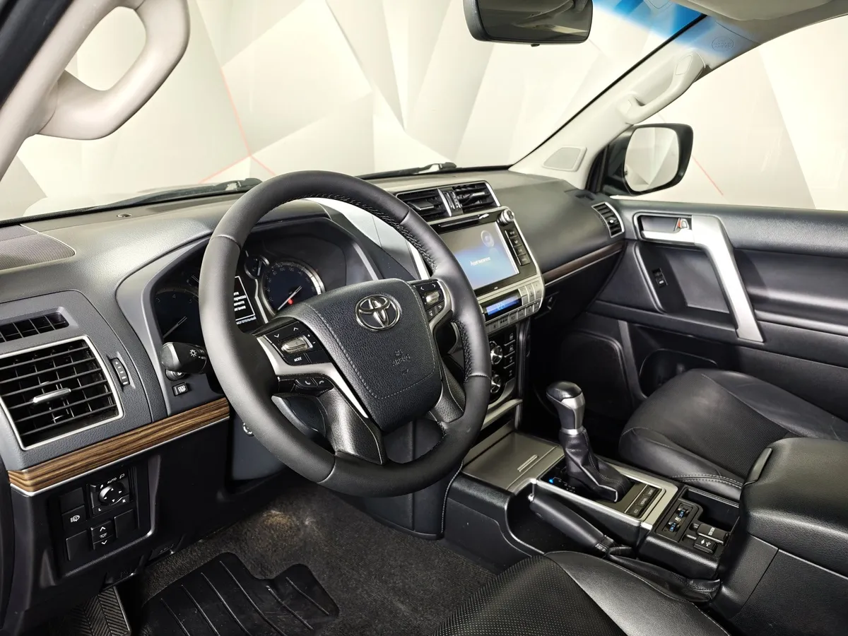 Toyota Land Cruiser Prado 4.0 AT AWD (249 л.с.) Черный в АВИЛОН. Слайд №19