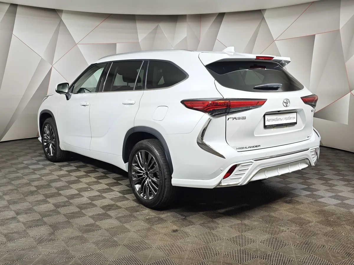Toyota Highlander 2.0T AT 4WD (248 л.с.) Noble Version Белый в АВИЛОН. Слайд №4