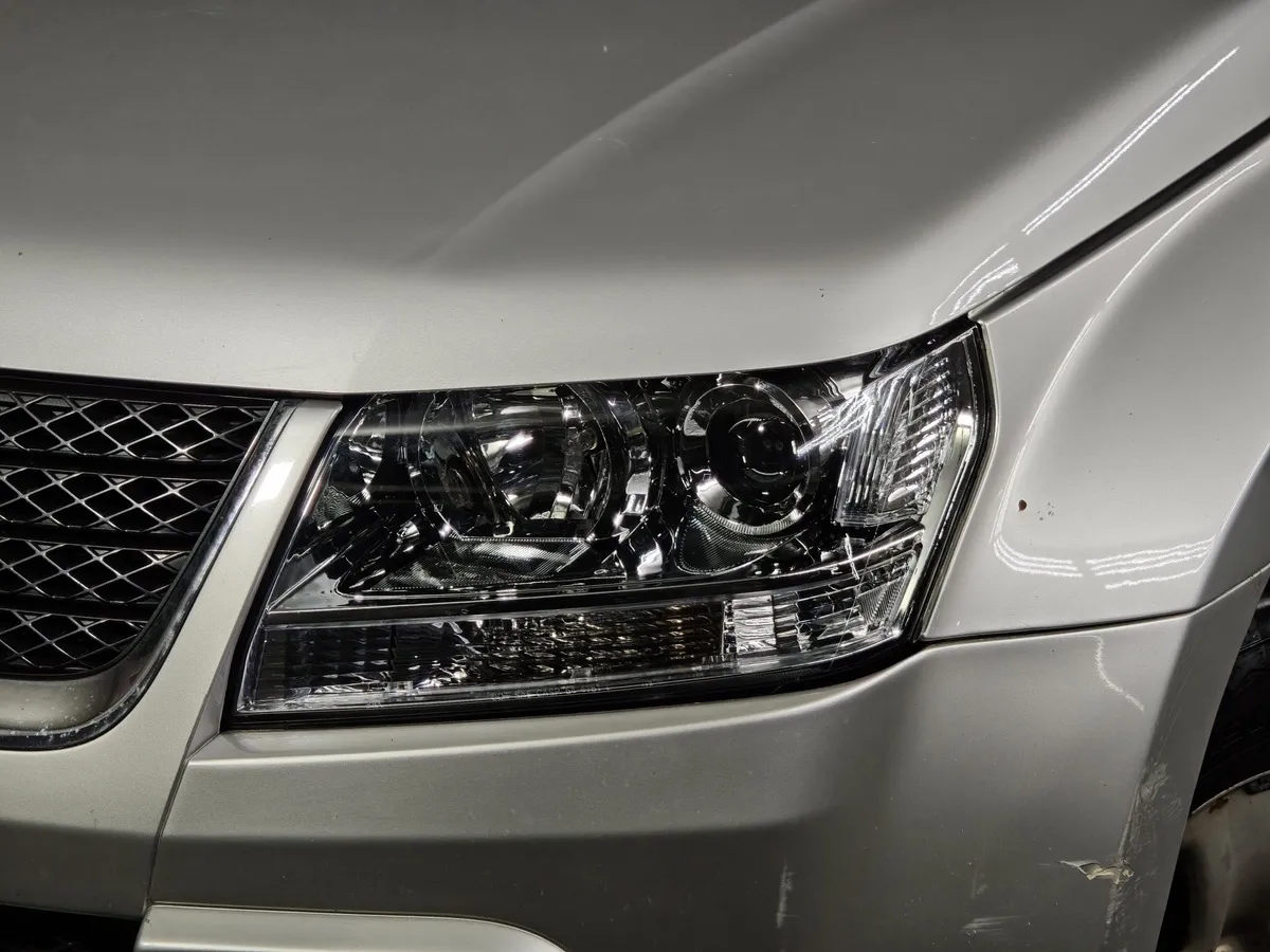 Suzuki Grand Vitara 2.0 AT (140 л.с.) Серебристый в АВИЛОН. Слайд №10