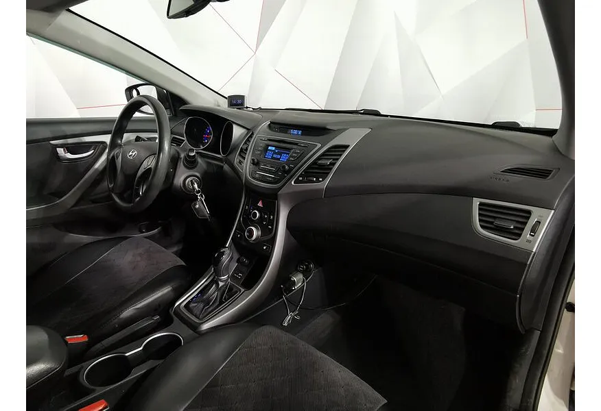 АВИЛОН - Hyundai Elantra 1.6 AT (128 л.с.) Active Белый - slide 13