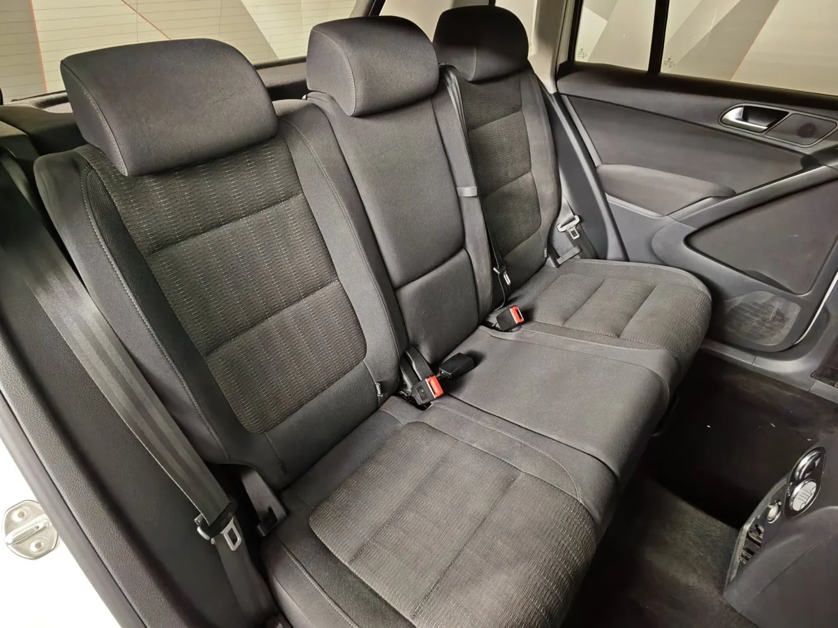 Volkswagen Tiguan 2.0 TSI 4Motion AT (180 л.с.) Sport & Style Белый в АВИЛОН. Слайд №17