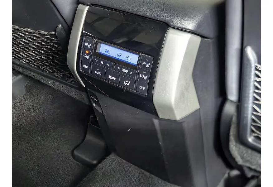 Toyota Land Cruiser Prado 4.0 AT AWD (249 л.с.) Черный в АВИЛОН. Слайд №23