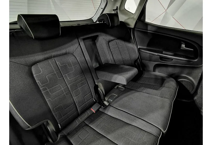 Kia Venga 1.6 AT (125 л.с.) Белый в АВИЛОН. Слайд №17