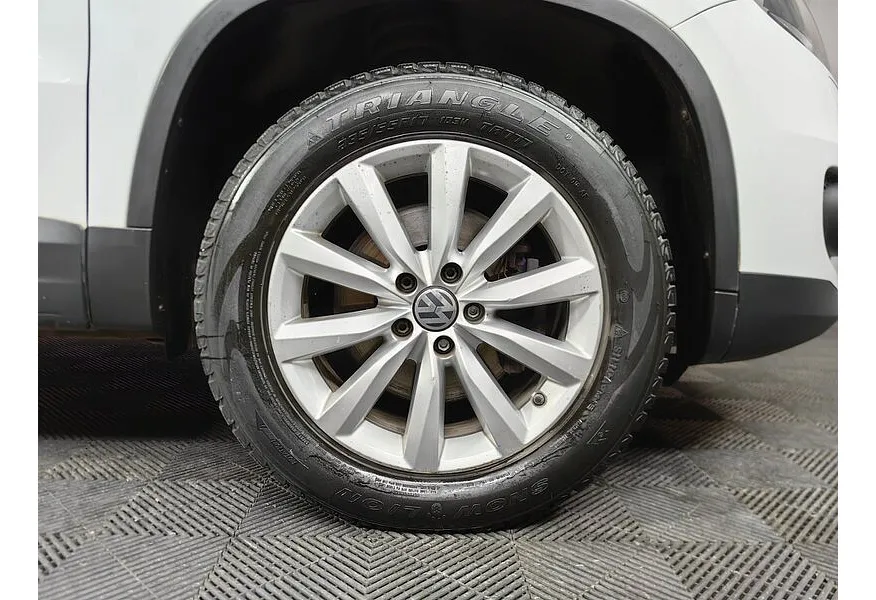 Volkswagen Tiguan 2.0 TSI 4Motion AT (180 л.с.) Sport&Style Белый в АВИЛОН. Слайд №9