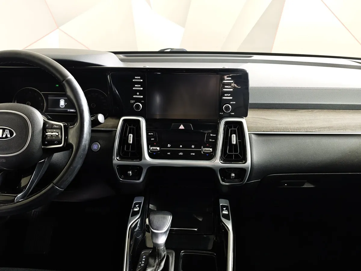 Kia Sorento 2.5 MPI 4WD AT (180 л.с.) Comfort Белый в АВИЛОН. Слайд №15