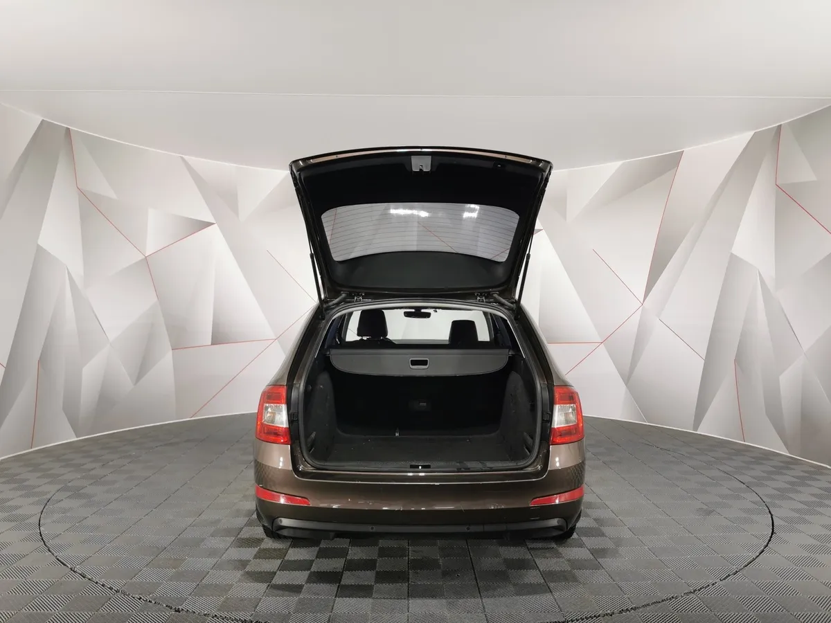 Skoda Octavia 1.8 TSI DSG 4x4 (180 л.с.) Elegance Коричневый в АВИЛОН. Слайд №11
