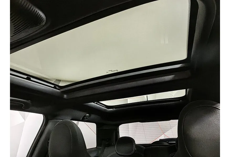 MINI 3 двери JCW 2.0 AT (231 л.с.) Черный в АВИЛОН. Слайд №17