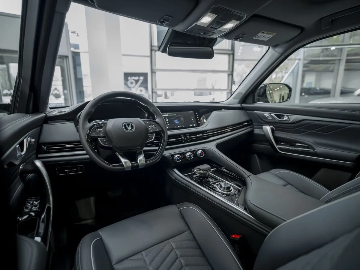 Changan CS95 2.0 AT 4WD (226 л.с.) Tech Черный в АВИЛОН. Слайд №3