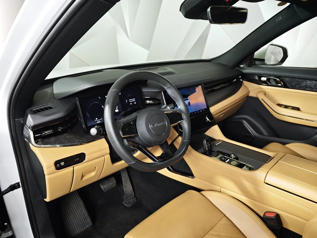 Lynk & Co 09 MHEV 2.0 T5 Drive-E AMT 4WD (7 мест) (254 л.с.) Halo + Upgrade package Белый в АВИЛОН. Слайд №17