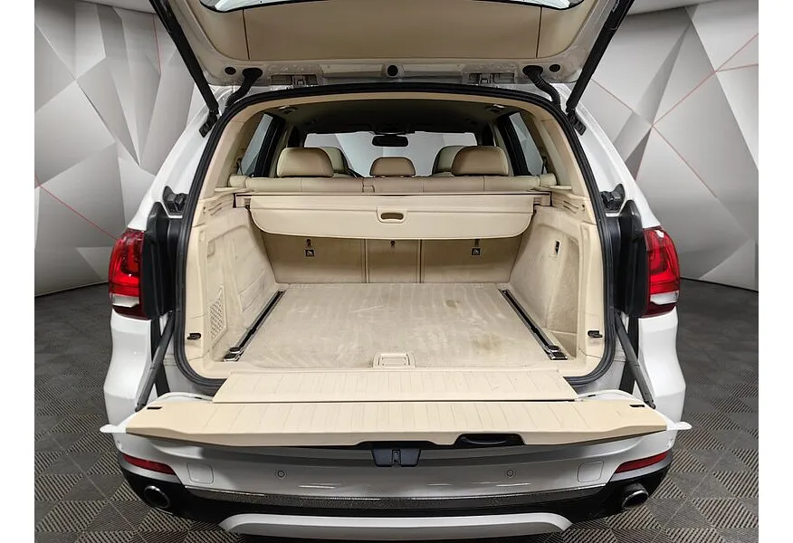 BMW X5 xDrive35i Steptronic (306 л.с.) Белый в АВИЛОН. Слайд №9