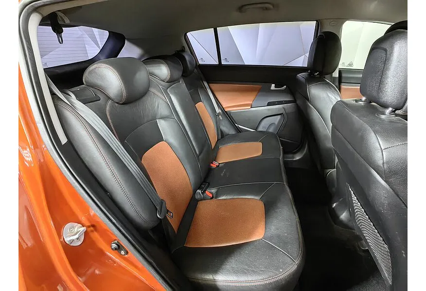 Kia Sportage 2.0 AT 4WD (142 л.с.) Оранжевый в АВИЛОН. Слайд №14