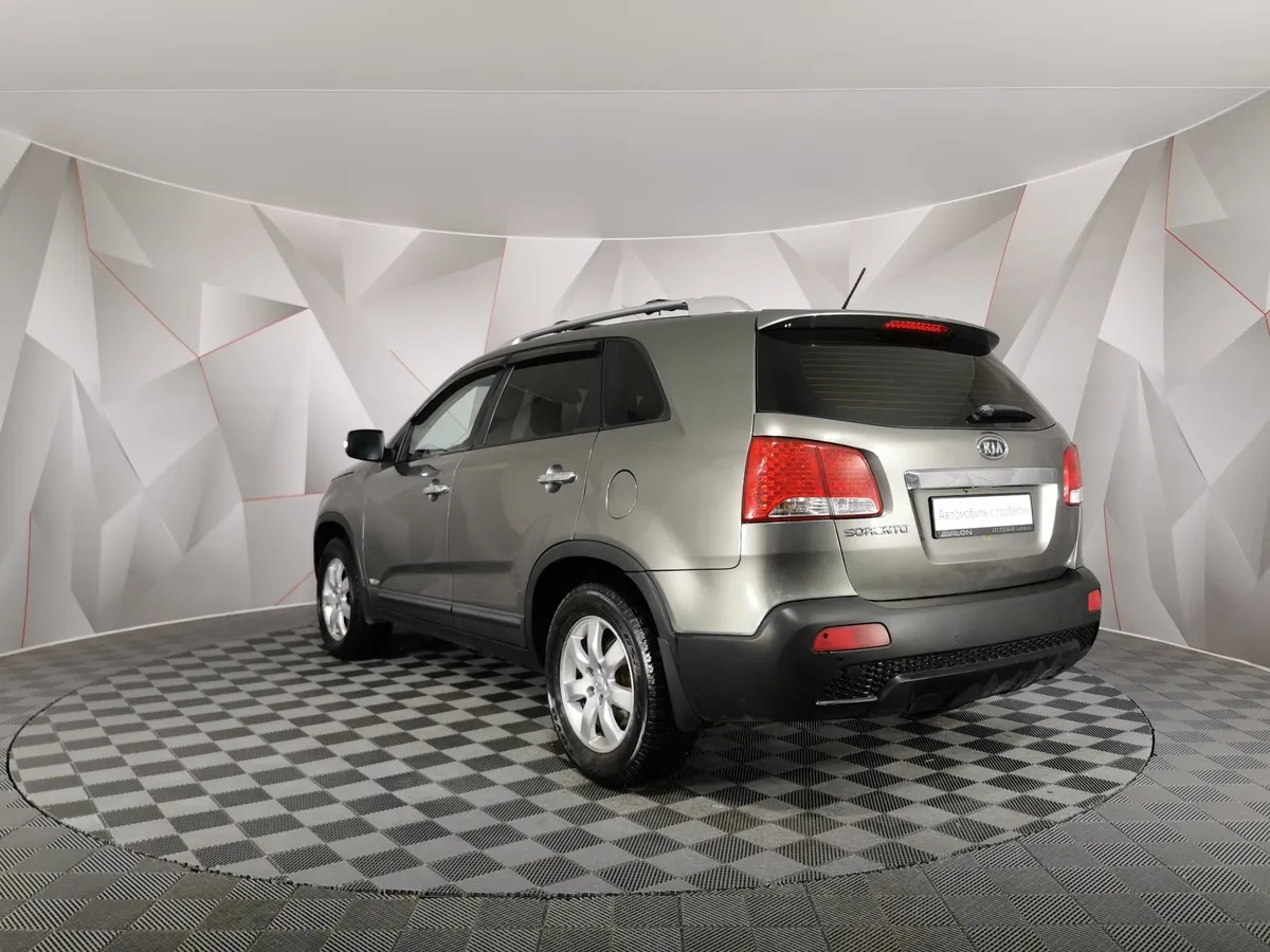 Kia Sorento 2.4 AT 4WD (175 л.с.) Comfort Серебристый в АВИЛОН. Слайд №4