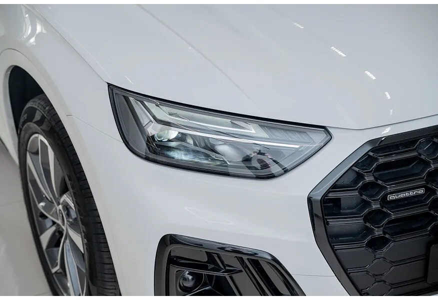 Audi Q5 L 2.0 TFSI S tronic quattro (245 л.с.) Luxury Dynamic Белый в АВИЛОН. Слайд №13