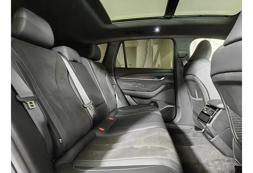 Geely Monjaro 2.0T 8AT 4WD (238 л.с.) Flagship Белый в АВИЛОН. Слайд №16