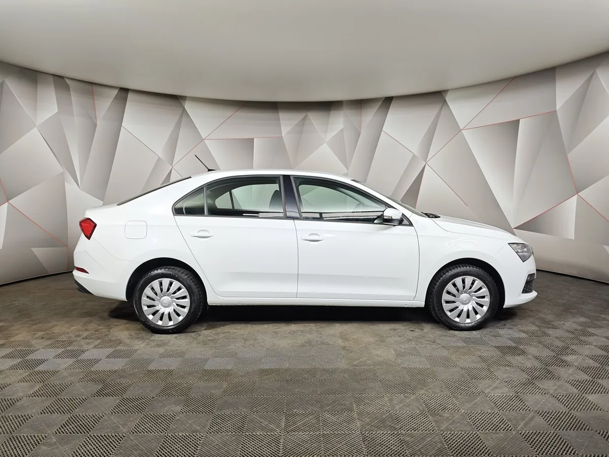 Skoda Rapid 1.6 AT (110 л.с.) Белый в АВИЛОН. Слайд №6