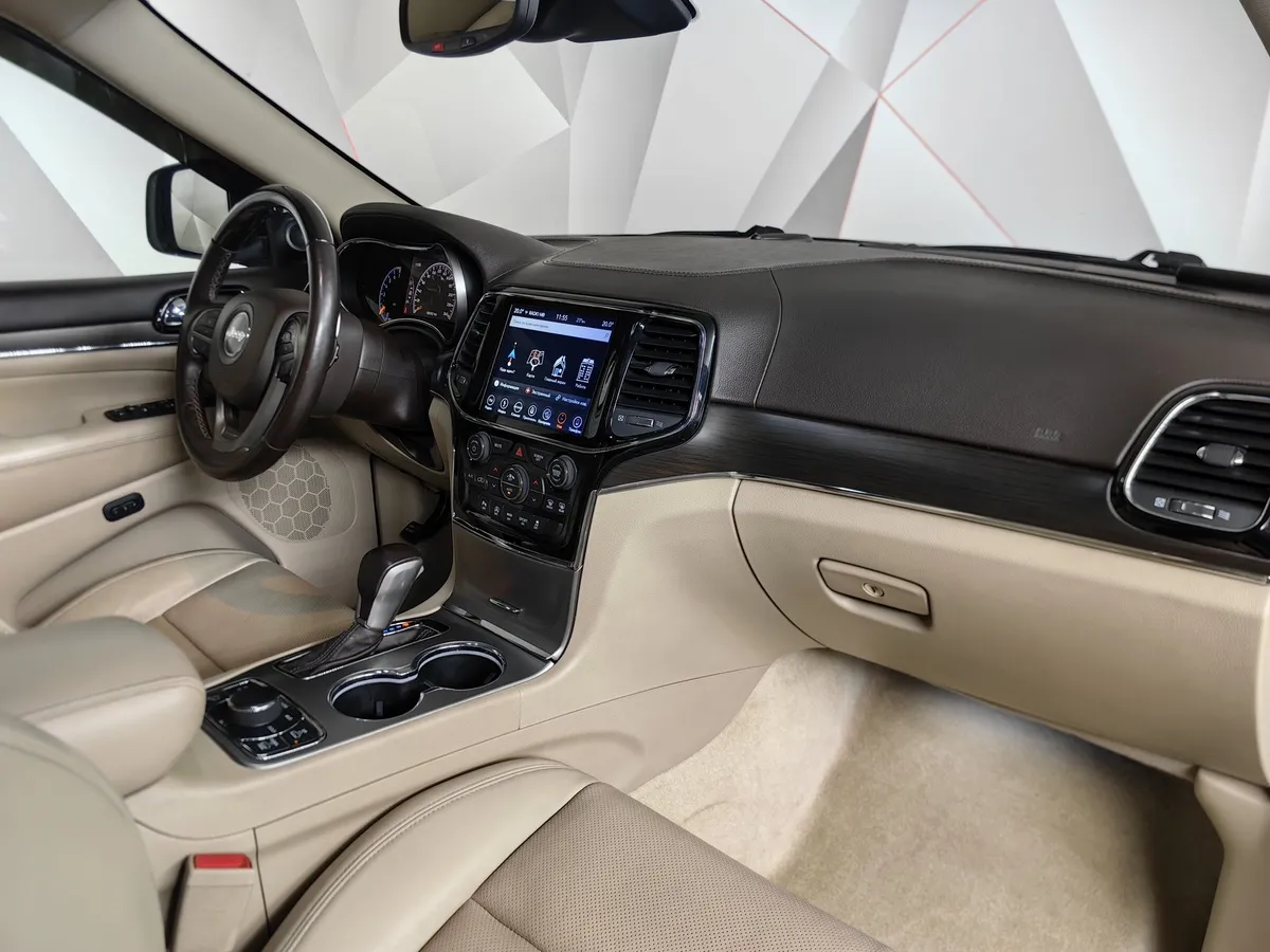 Jeep Grand Cherokee 3.6 AT AWD (286 л.с.) Overland Черный в АВИЛОН. Слайд №13