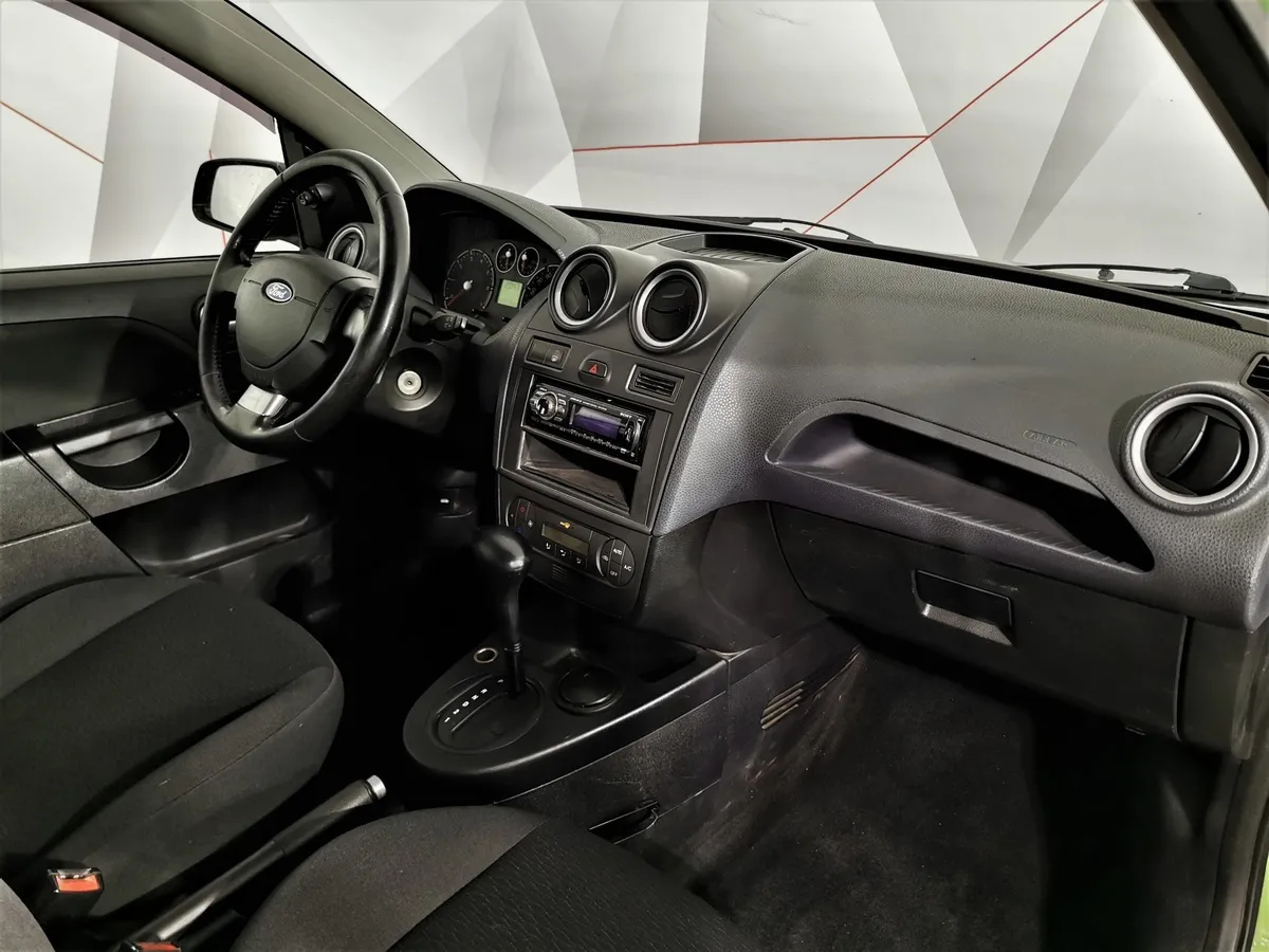 Ford Fiesta 1.6 AT (100 л.с.) Ghia Зеленый в АВИЛОН. Слайд №10