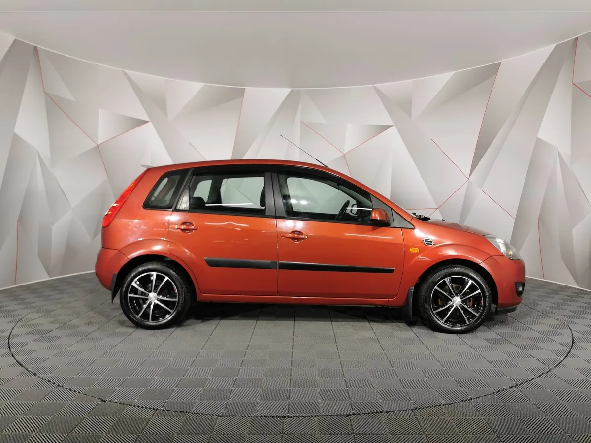 Ford Fiesta 1.6 MT (101 л.с.) Trend + Красный в АВИЛОН. Слайд №6