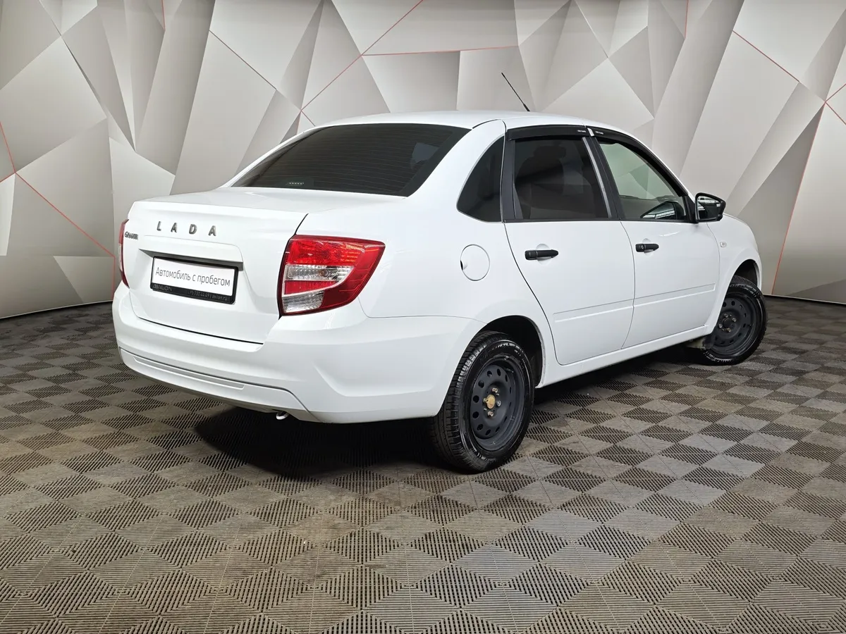 ВАЗ (Lada) Granta 1.6 MT 16 кл (106 л.с.) Белый в АВИЛОН. Слайд №2