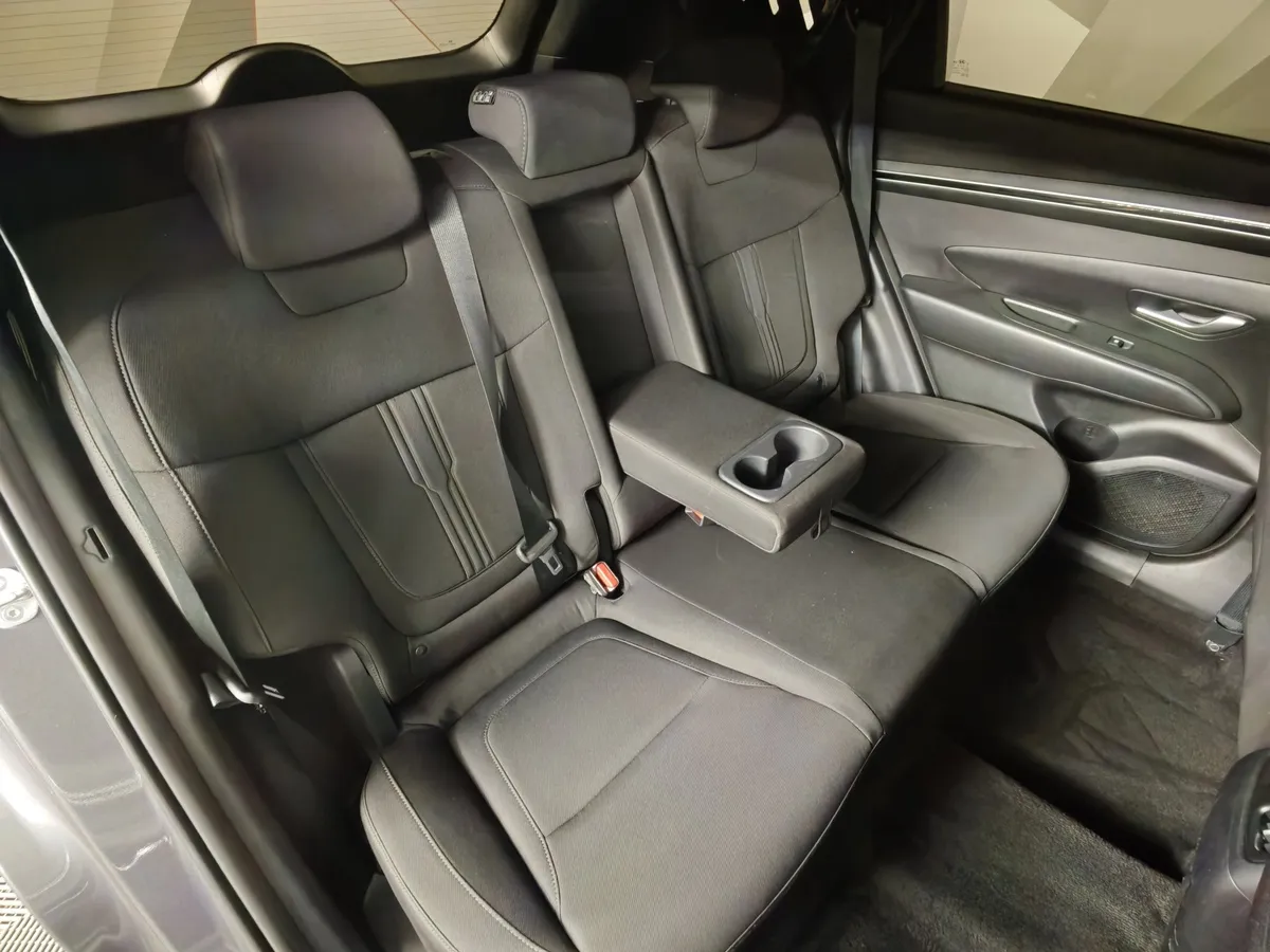 Hyundai Tucson 2.0 (185 л.с.) Diesel-8AT - 4WD Family Серый в АВИЛОН. Слайд №17