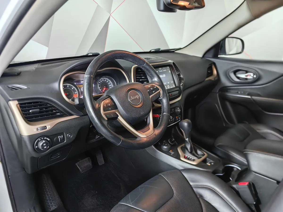 Jeep Cherokee 2.4 Tigershark Multiair AT AWD (177 л.с.) Sport Белый в АВИЛОН. Слайд №19