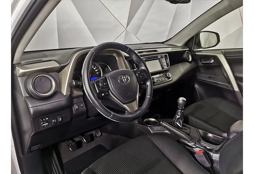 Toyota RAV4 2.0 MT AWD (146 л.с.) Белый в АВИЛОН. Слайд №18