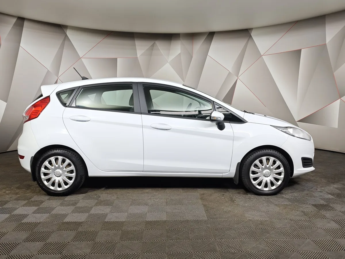 Ford Fiesta 1.6 Ti-VCT PowerShift (105 л.с.) Trend Белый в АВИЛОН. Слайд №5