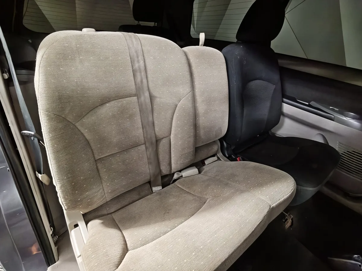Mitsubishi Grandis 2.4 AT 4WD (165 л.с.) Белый в АВИЛОН. Слайд №14
