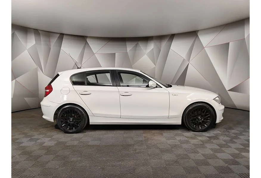 BMW 1 серия 118i AT (136 л.с.) Белый в АВИЛОН. Слайд №6