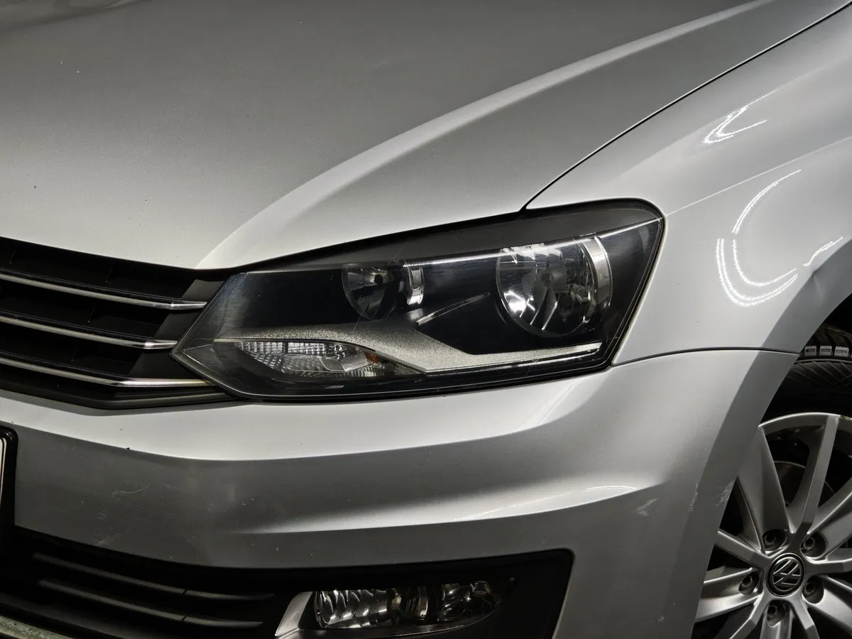 Volkswagen Polo 1.6 MT (105 л.с.) Серебристый в АВИЛОН. Слайд №10