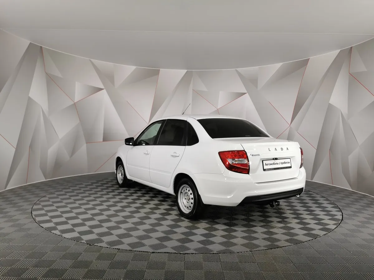 ВАЗ (Lada) Granta 1.6 MT 16кл (98 л.с.) Белый в АВИЛОН. Слайд №4